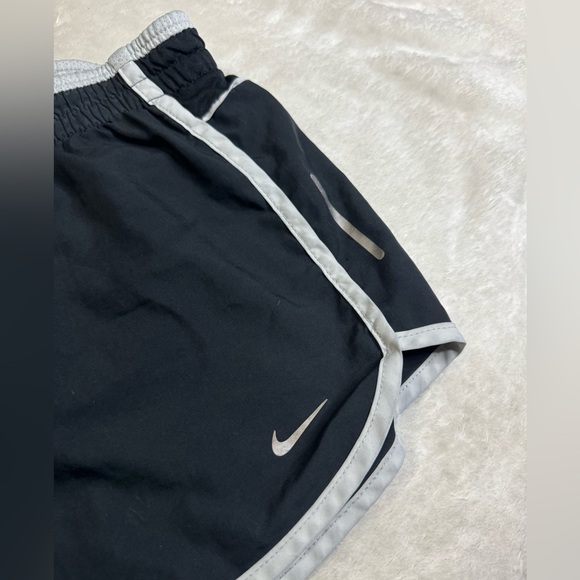 Nike running shorts - Picture 2 of 6